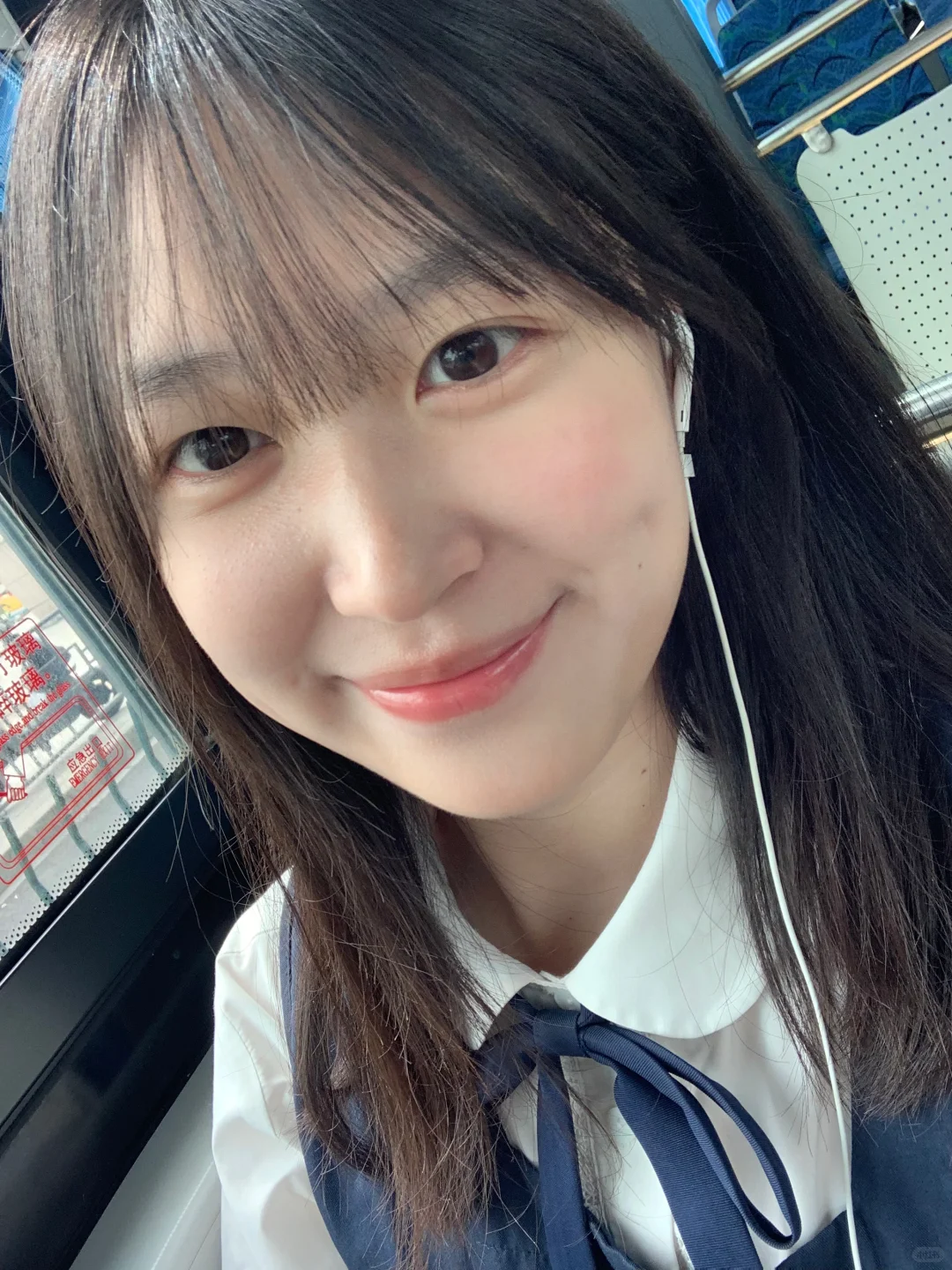 03女大 素颜这样算小美吗