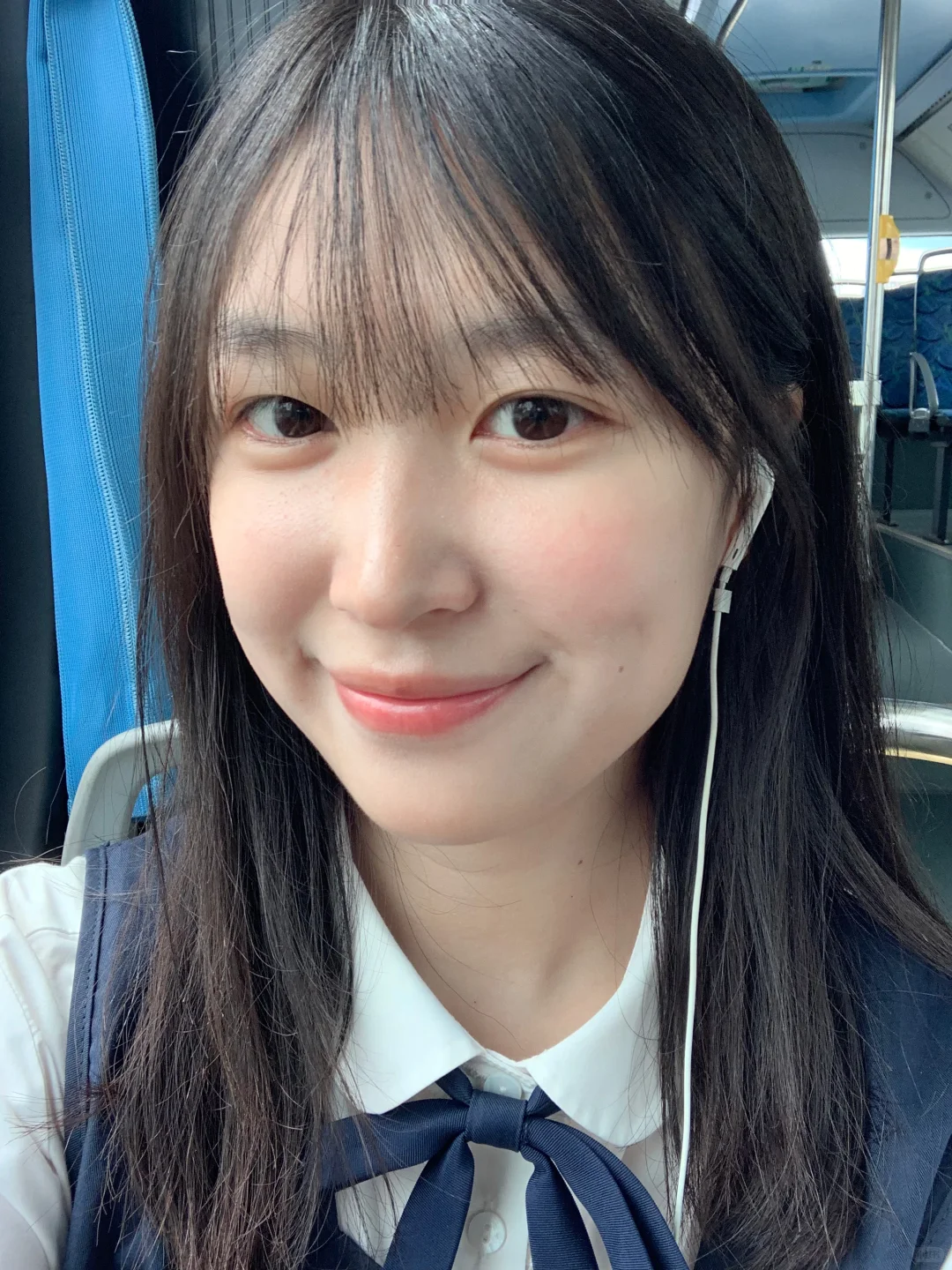 03女大 素颜这样算小美吗