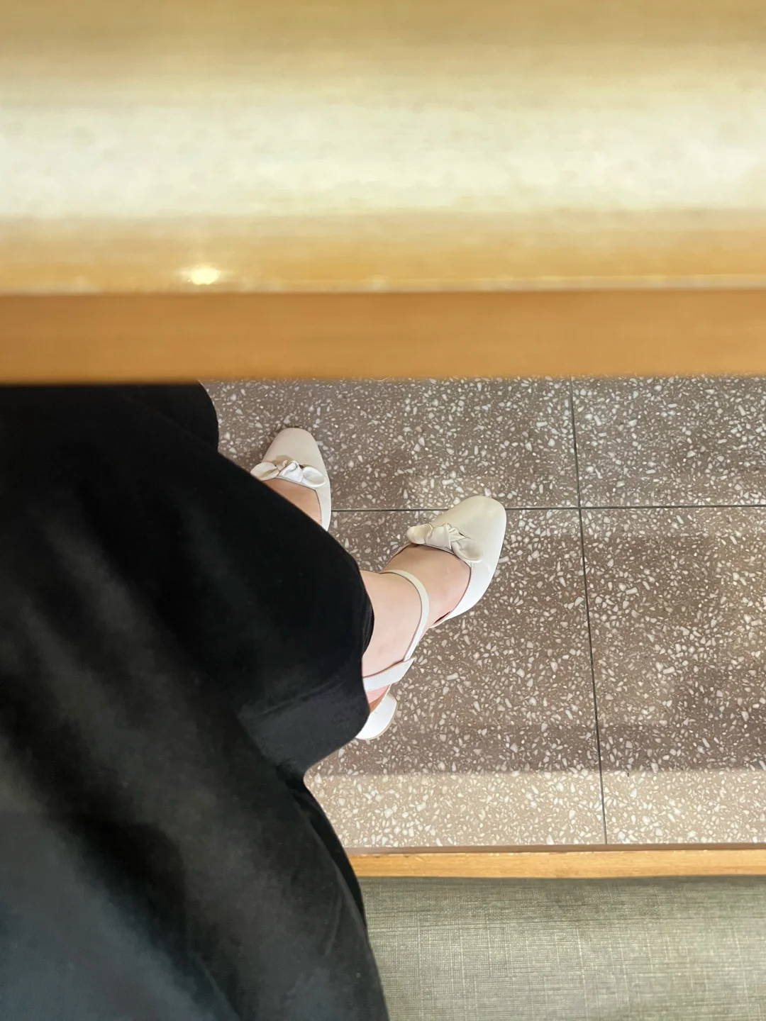 美美美，电梯里自拍🤳‍♀️