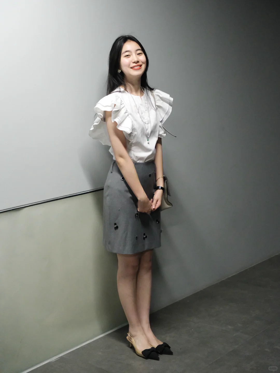 “穿搭灵感”｜是日常高能量的优雅女律💼
