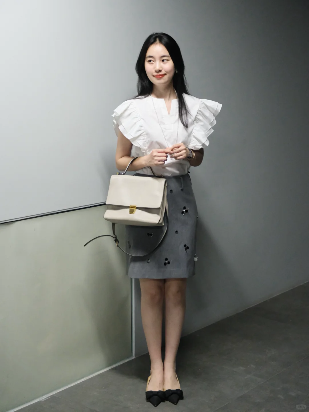 “穿搭灵感”｜是日常高能量的优雅女律💼