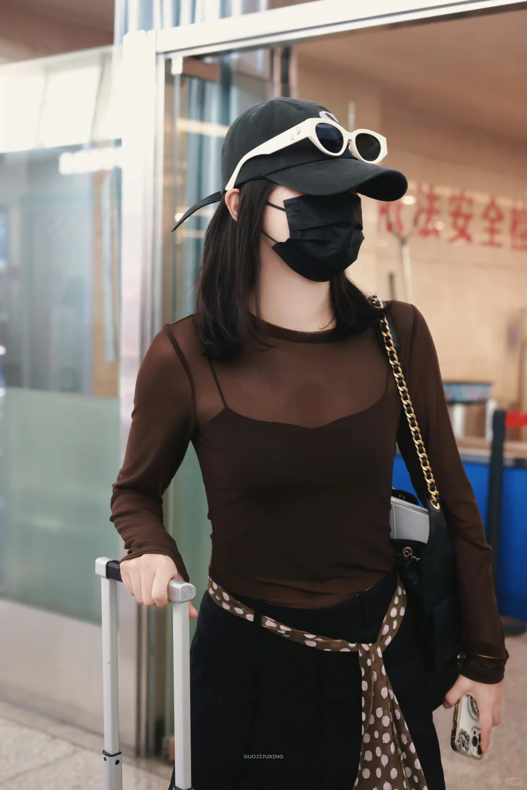 蕾子机场当秀场，衣品真的没话说～