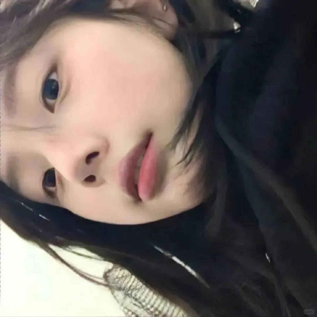 𝙒𝙚𝘾𝙝𝙖𝙩｜甜甜的的女生头像