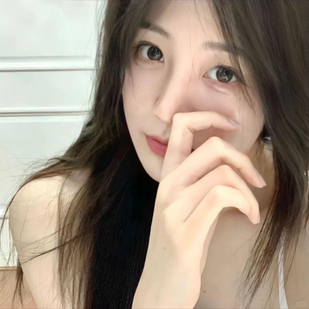 𝙒𝙚𝘾𝙝𝙖𝙩｜甜甜的的女生头像