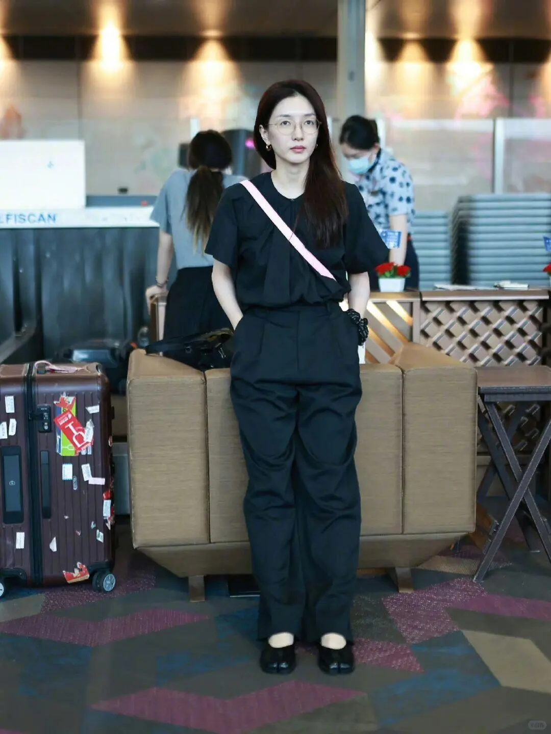 这颜值在路上都得被多看两眼吧...