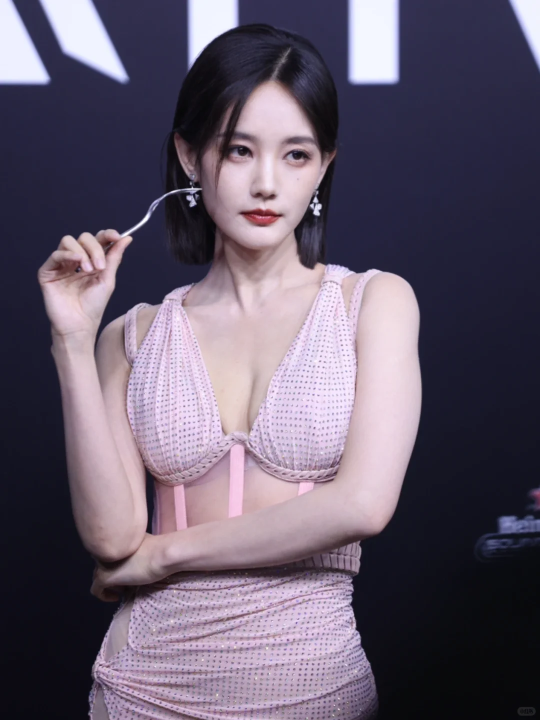 直接被李一桐硬控，这也太美了