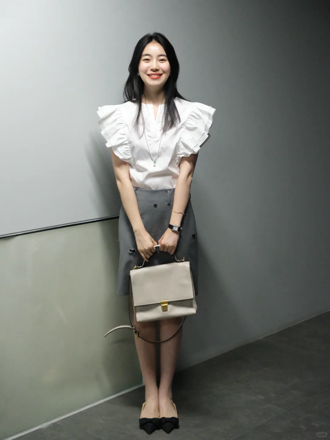 “穿搭灵感”｜是日常高能量的优雅女律💼
