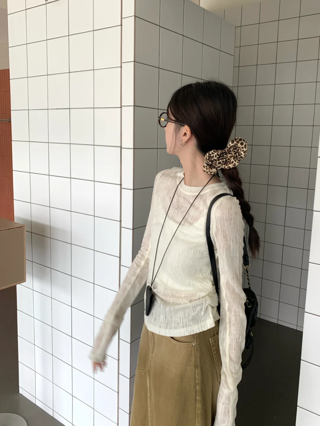 有点微透,但是感觉很高级的穿搭