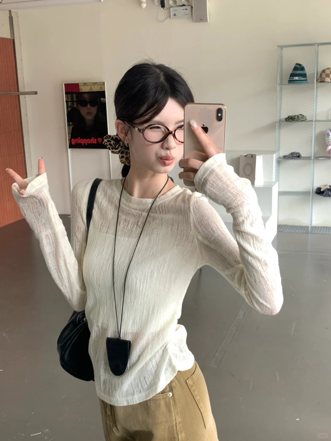 有点微透,但是感觉很高级的穿搭
