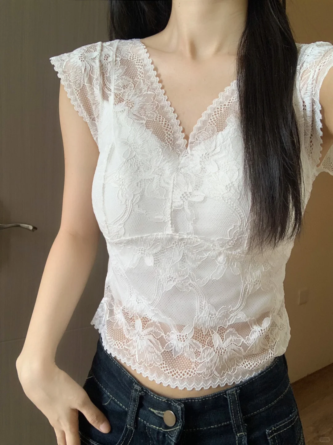 泰有氛围感了！小心机透视蕾丝短t又欲又吸睛