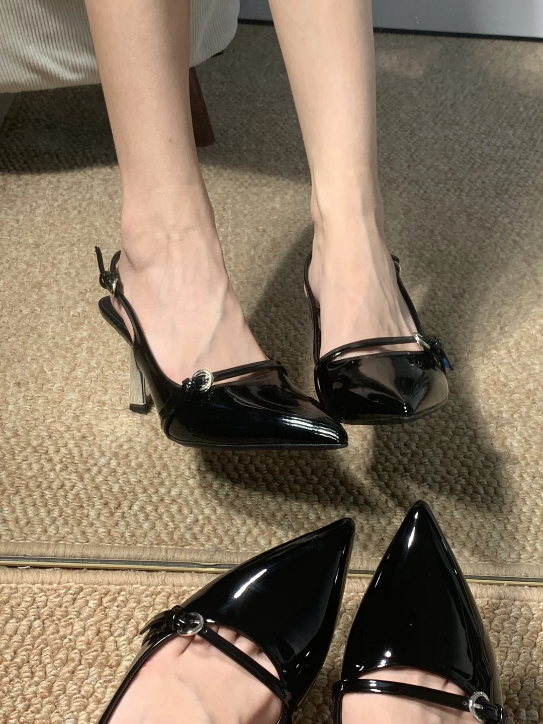 👠黑色高跟鞋：女人的优雅与力量