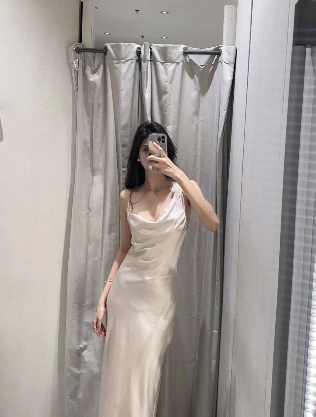 zara 你的羽毛裙🪶也太仙了吧..