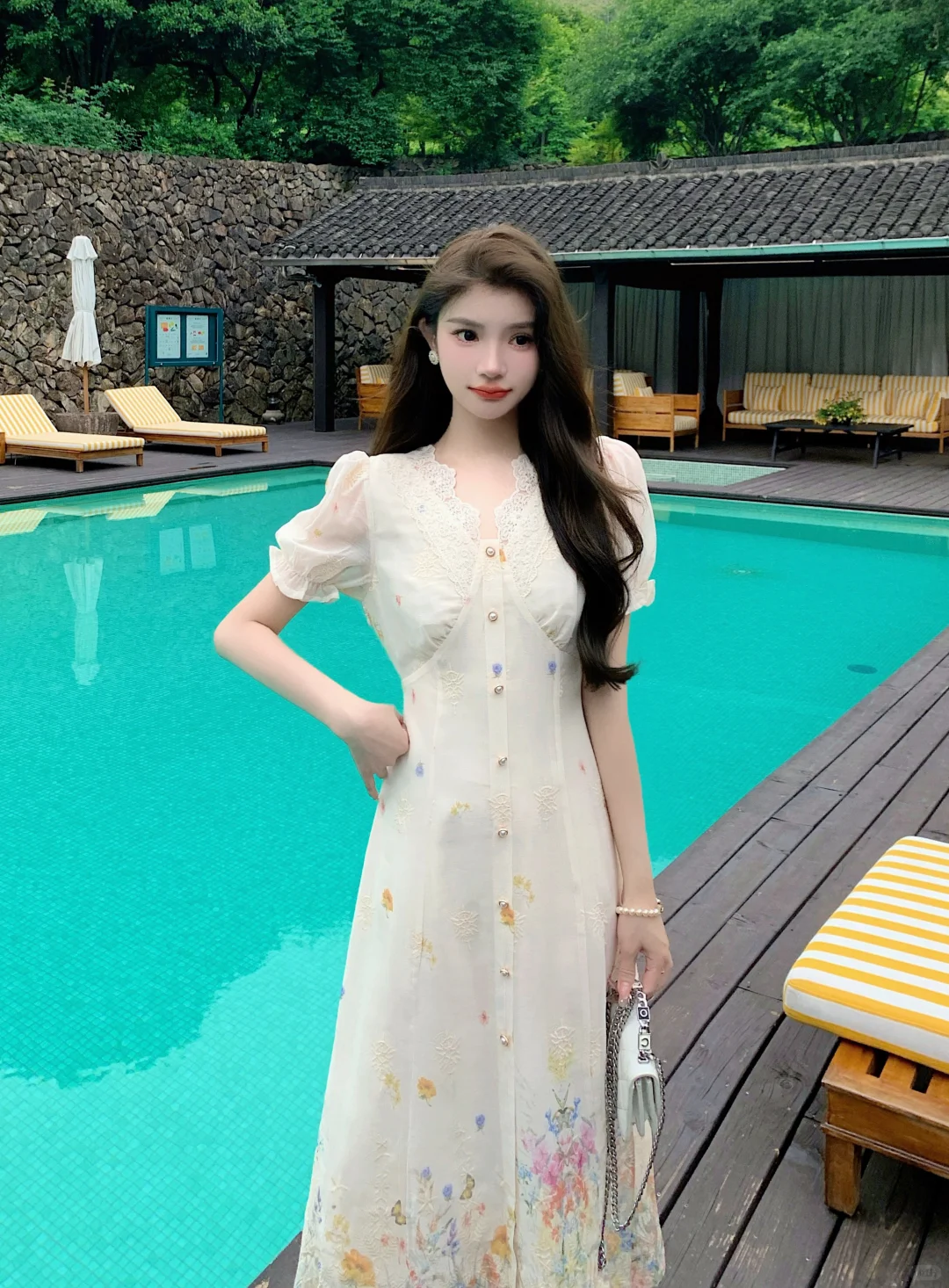 左滑 看我穿上三条美丽裙子1.0