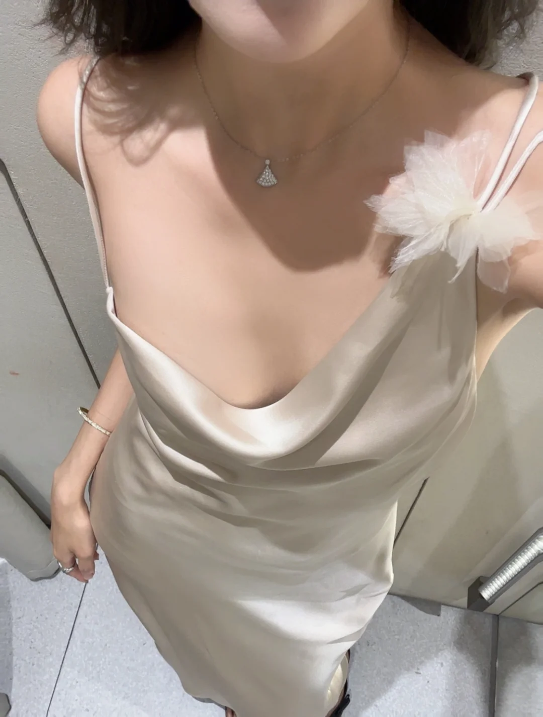 zara 你的羽毛裙🪶也太仙了吧..