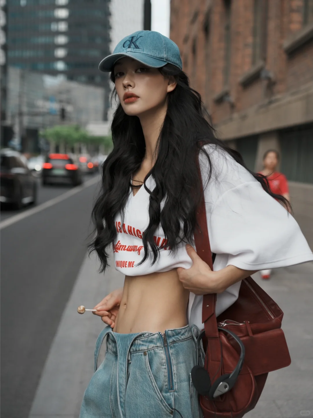 该怎么形容她呢？