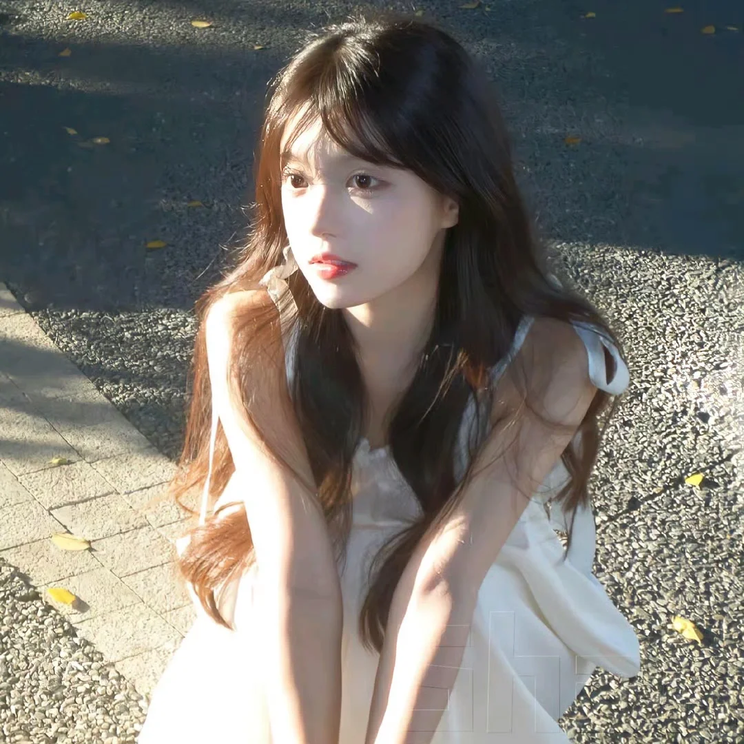 𝙒𝙚𝘾𝙝𝙖𝙩绝美女生头像
