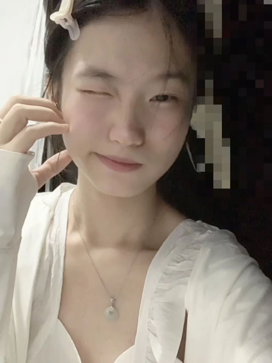 尝试一下没有刘海哈哈女大学生就是这么嫩嘟