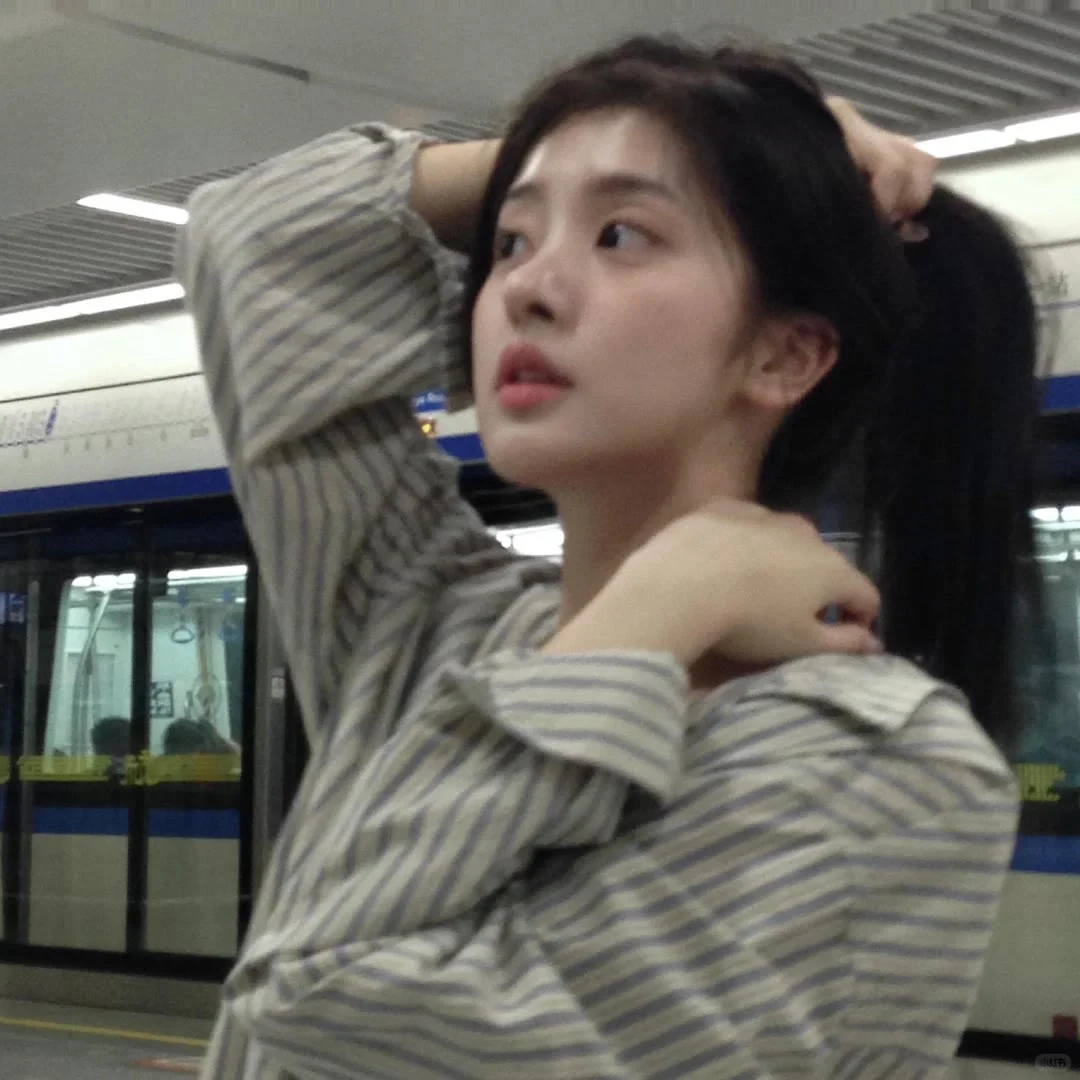 𝙒𝙚𝘾𝙝𝙖𝙩绝美女生头像