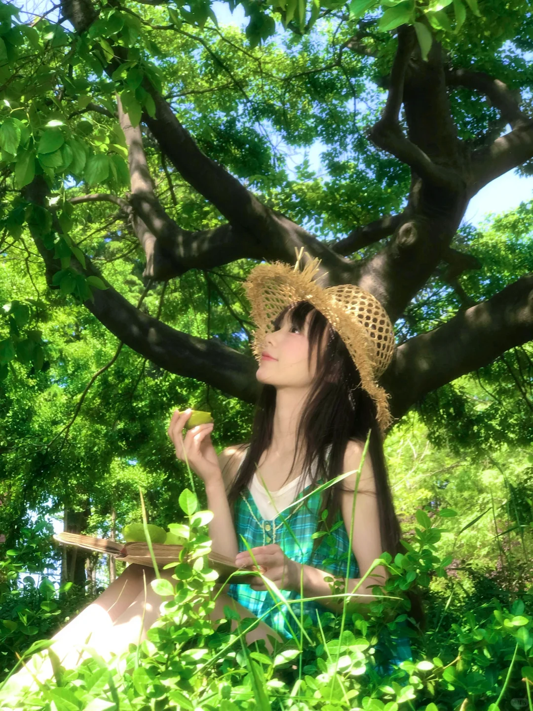 “少女的心事散落在绿荫里”🍃