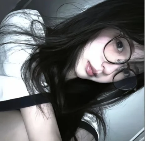 言笑只倩