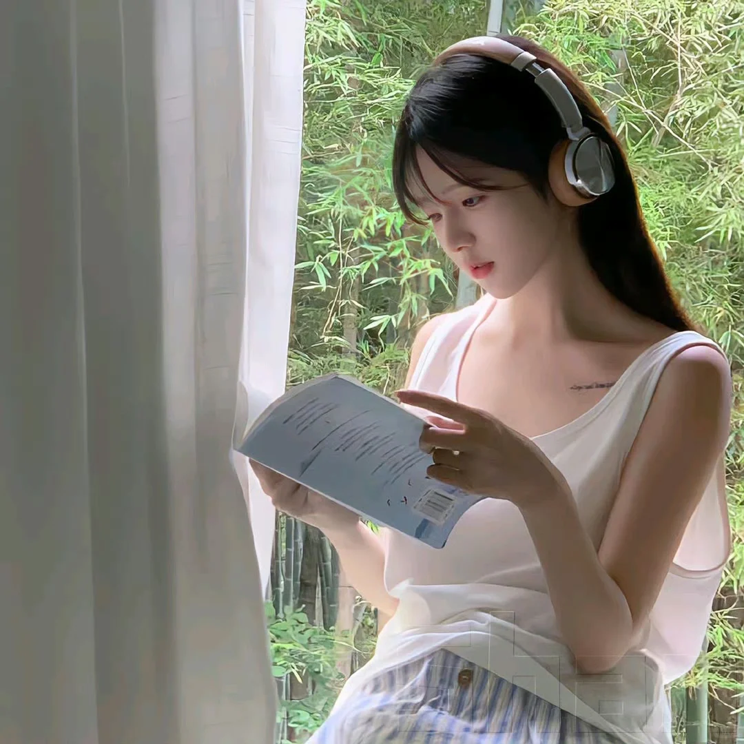 𝙒𝙚𝘾𝙝𝙖𝙩绝美女生头像