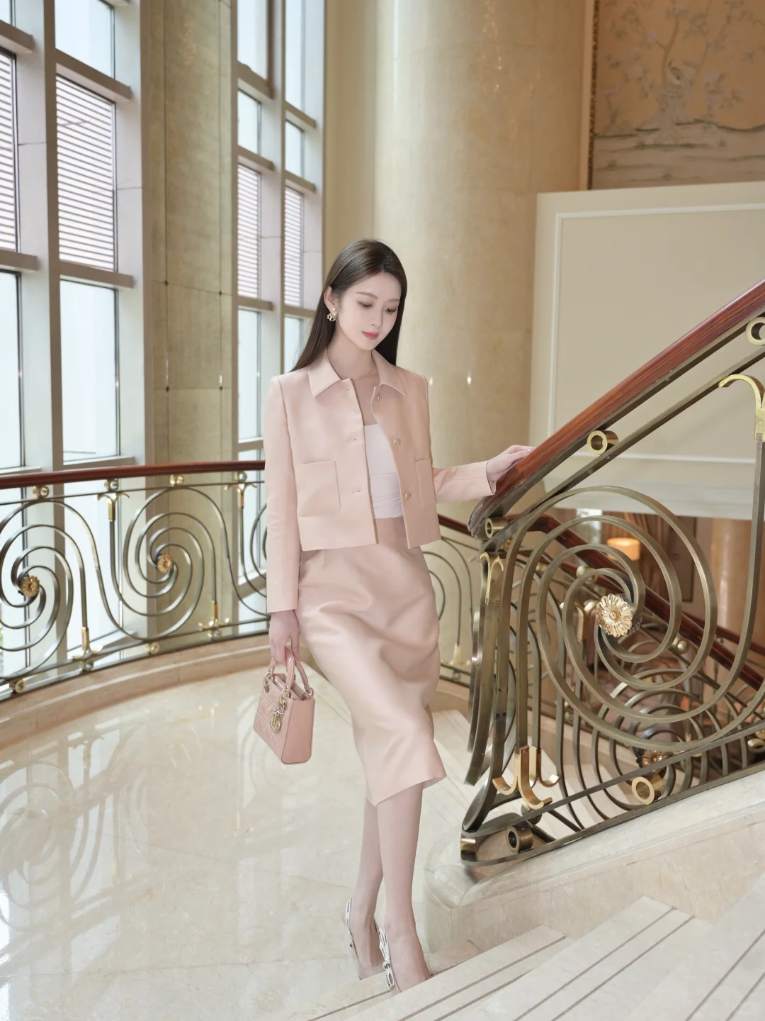 OLIVIA WANG｜坚毅和柔软中的平衡