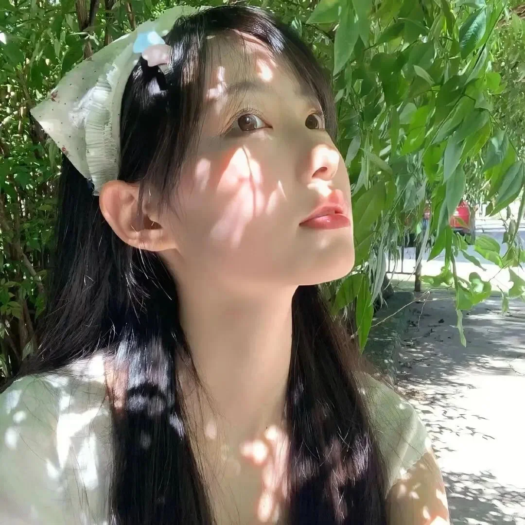 𝙒𝙚𝘾𝙝𝙖𝙩｜绿色森系女生头像