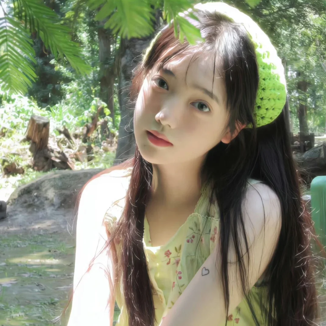 𝙒𝙚𝘾𝙝𝙖𝙩｜绿色森系女生头像