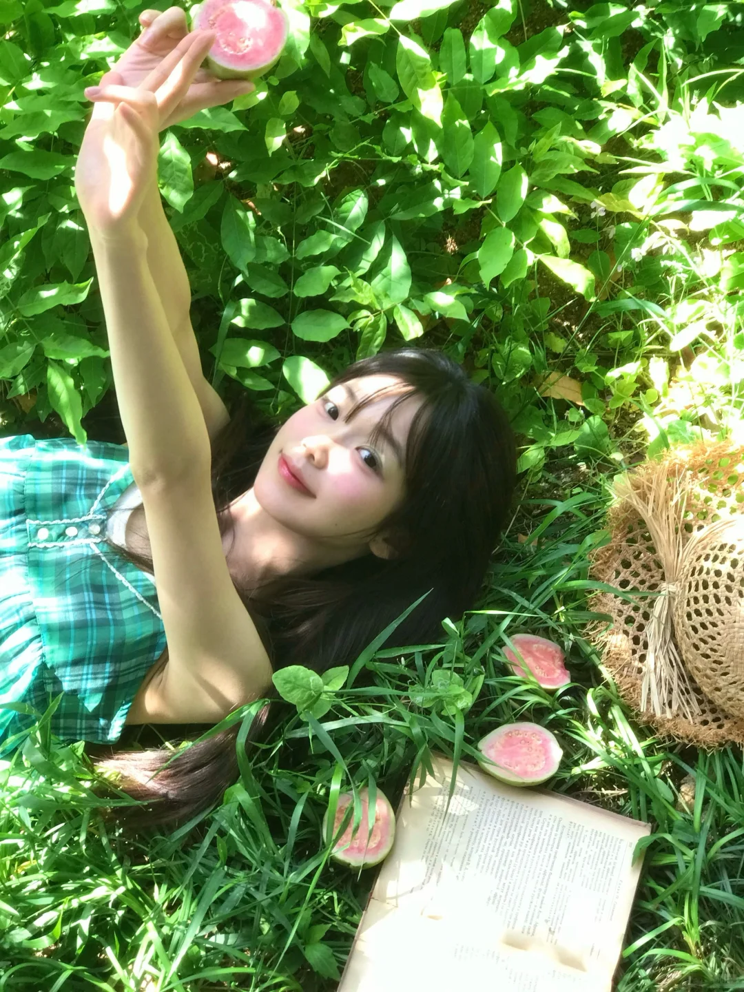 “少女的心事散落在绿荫里”🍃