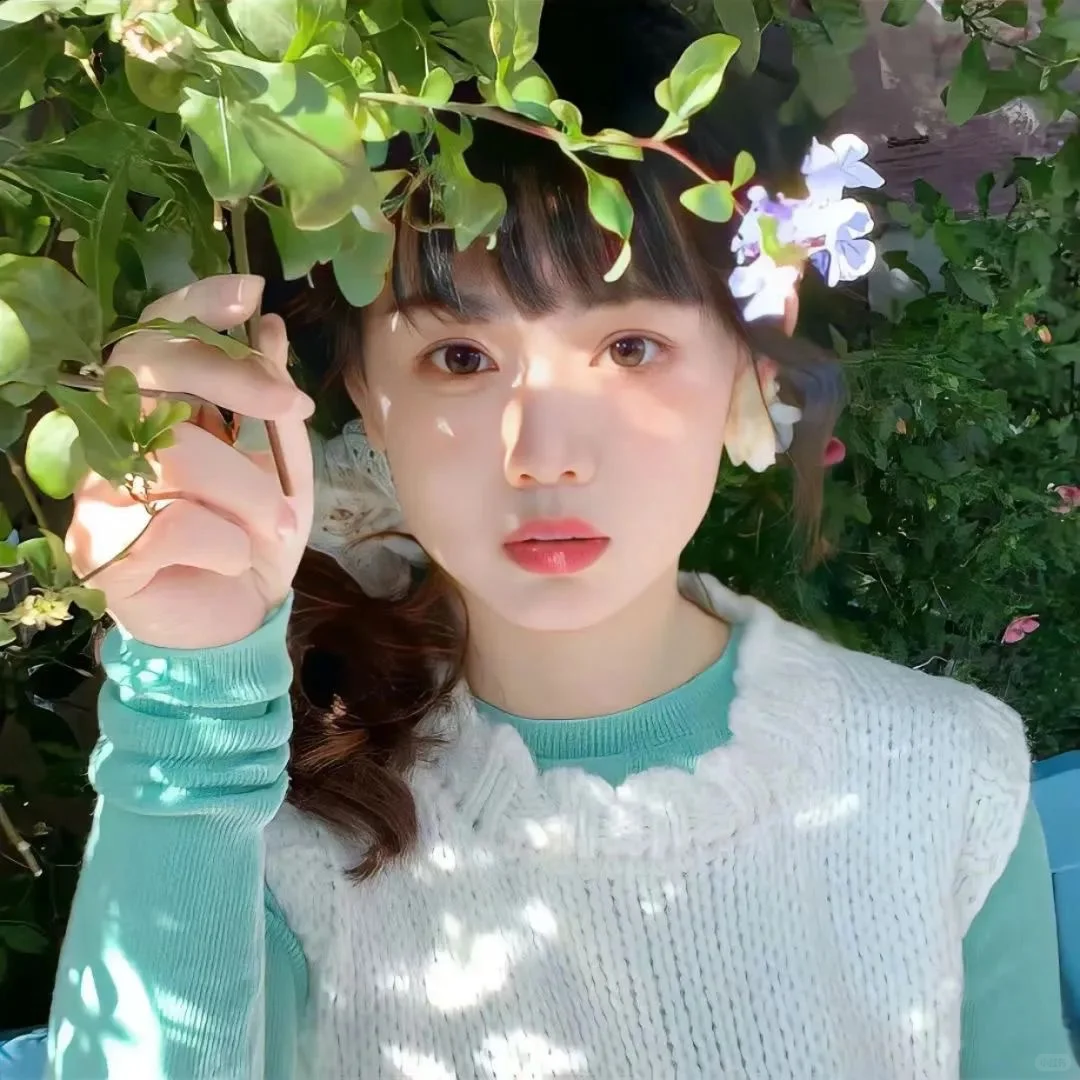 𝙒𝙚𝘾𝙝𝙖𝙩｜绿色森系女生头像