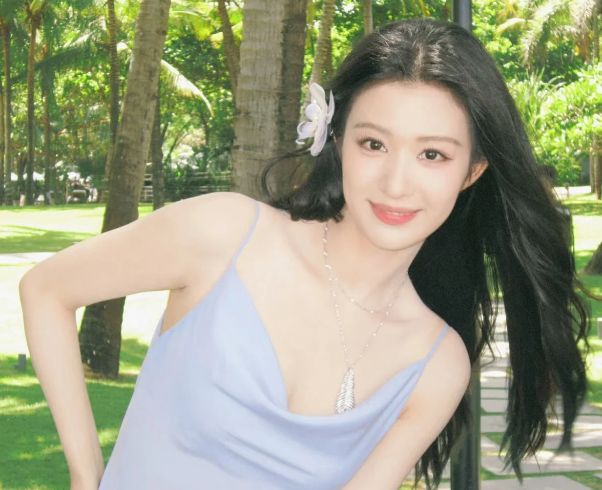 𝙒𝙚𝘾𝙝𝙖𝙩 |王楚然壁纸