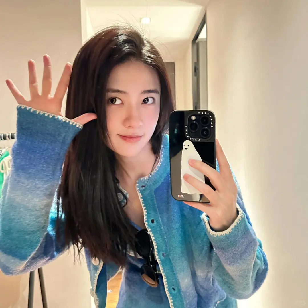 梁洁〡18张美女明星头像清新甜美氛围背景图