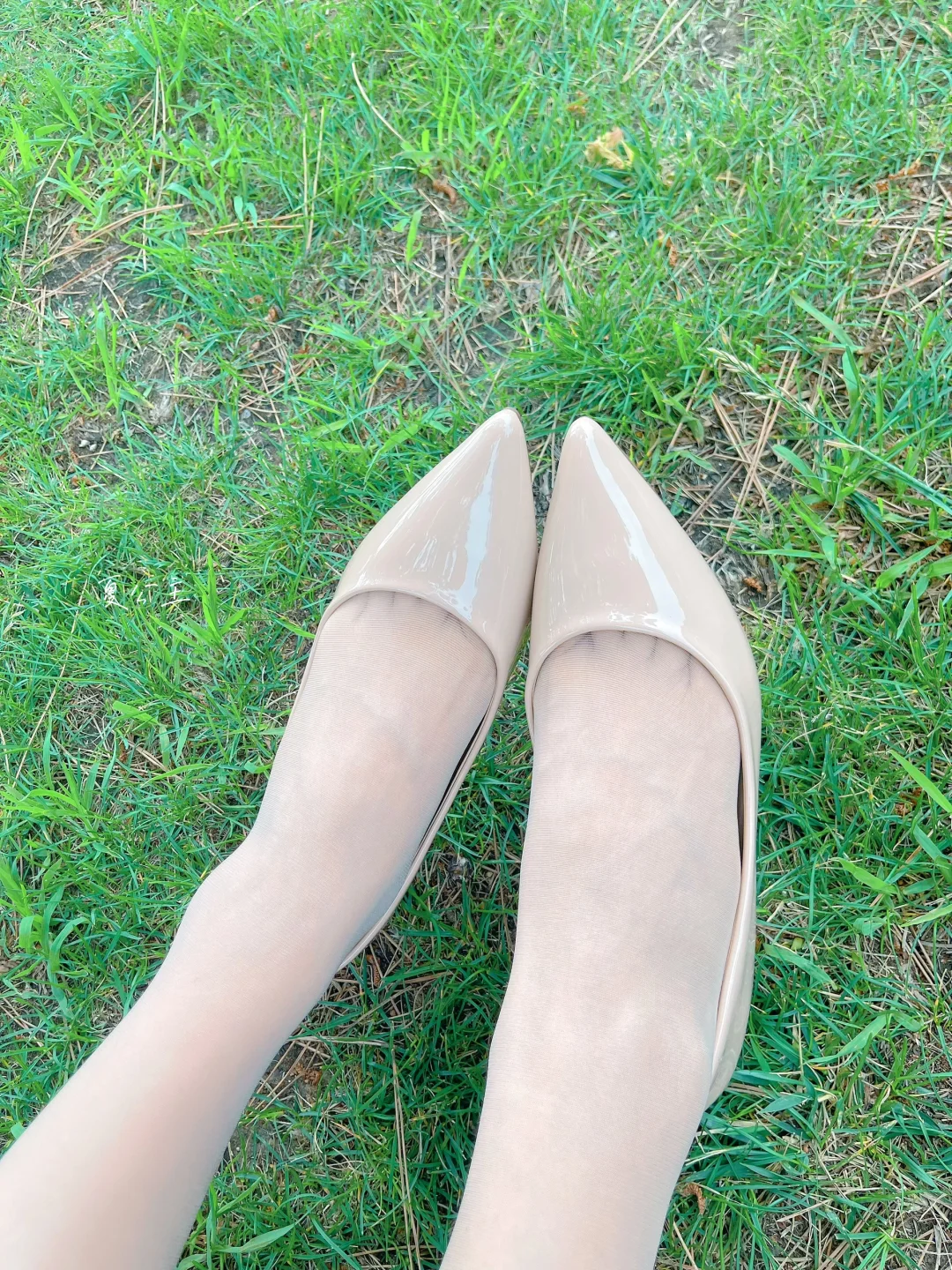 和闺蜜👭出游穿这双高跟鞋👠