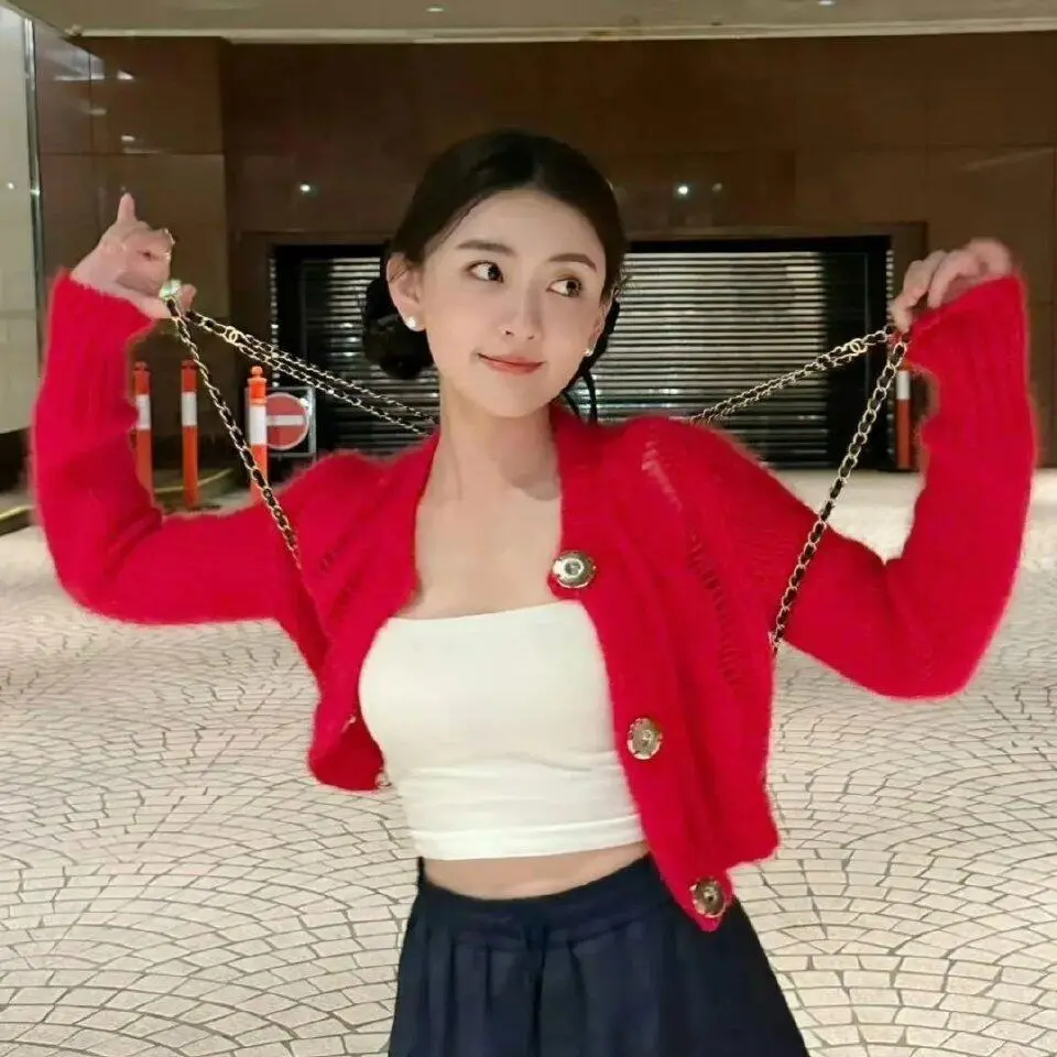梁洁〡18张美女明星头像清新甜美氛围背景图