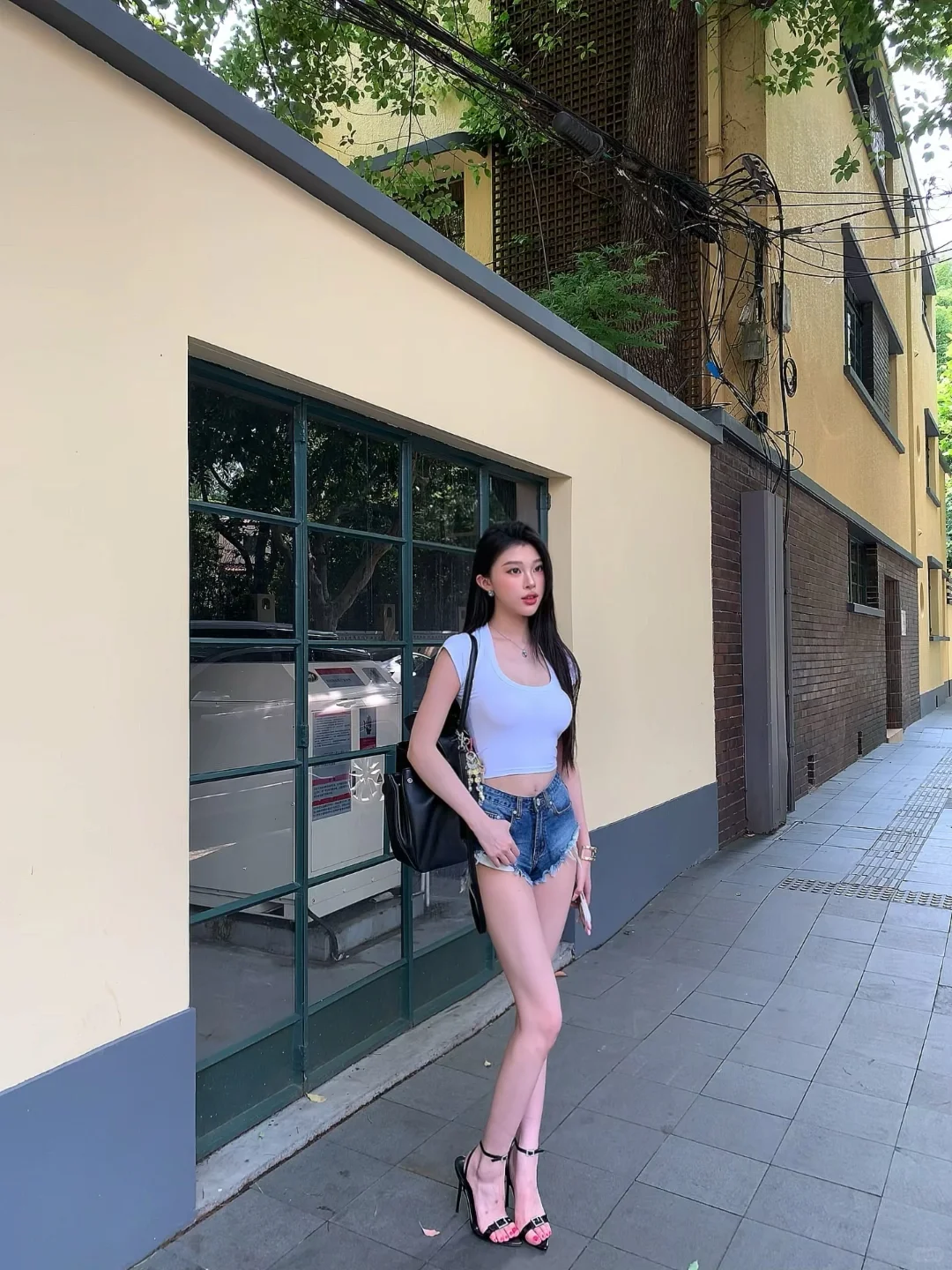 简单的穿搭最显身材