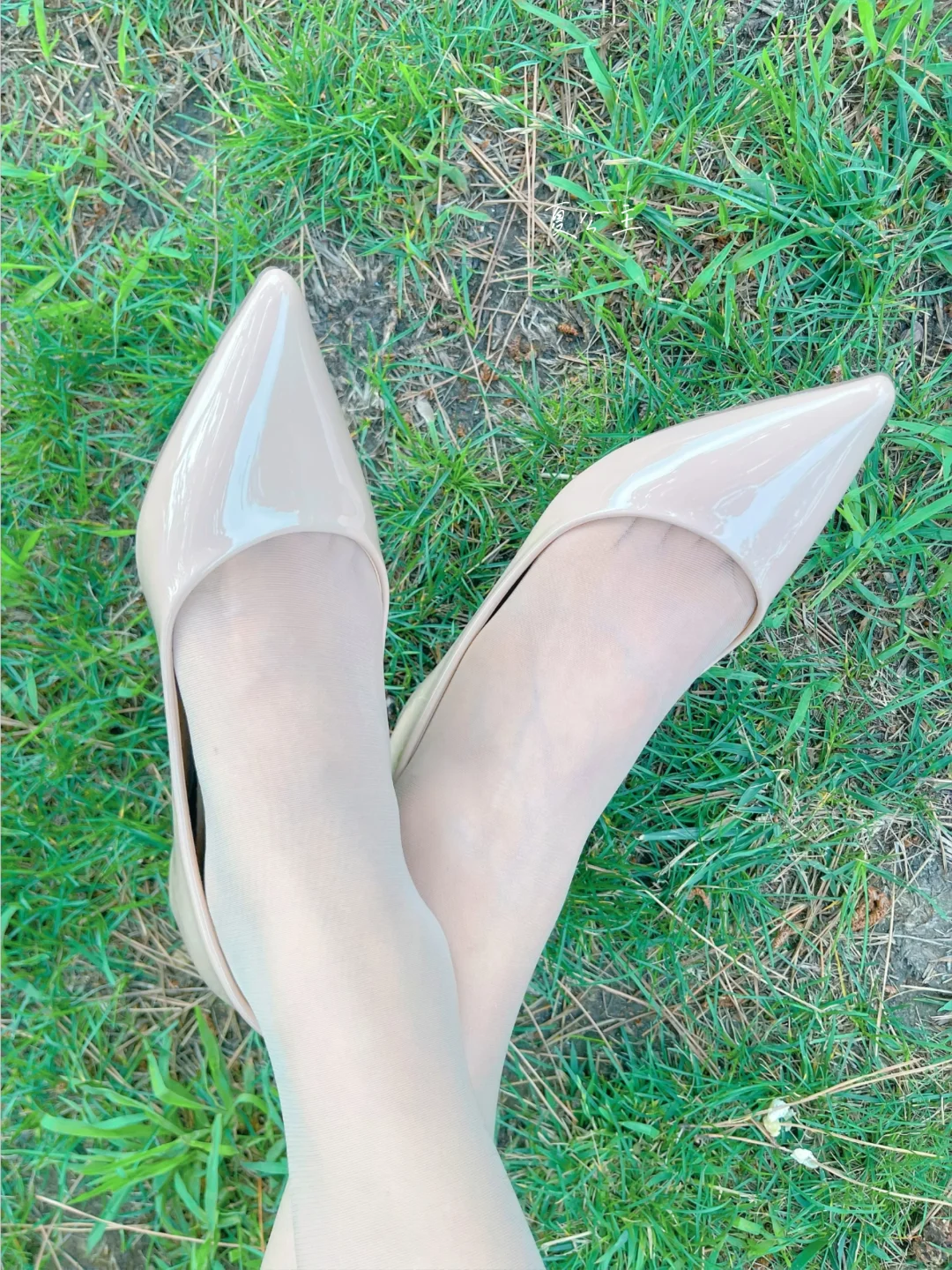 和闺蜜👭出游穿这双高跟鞋👠