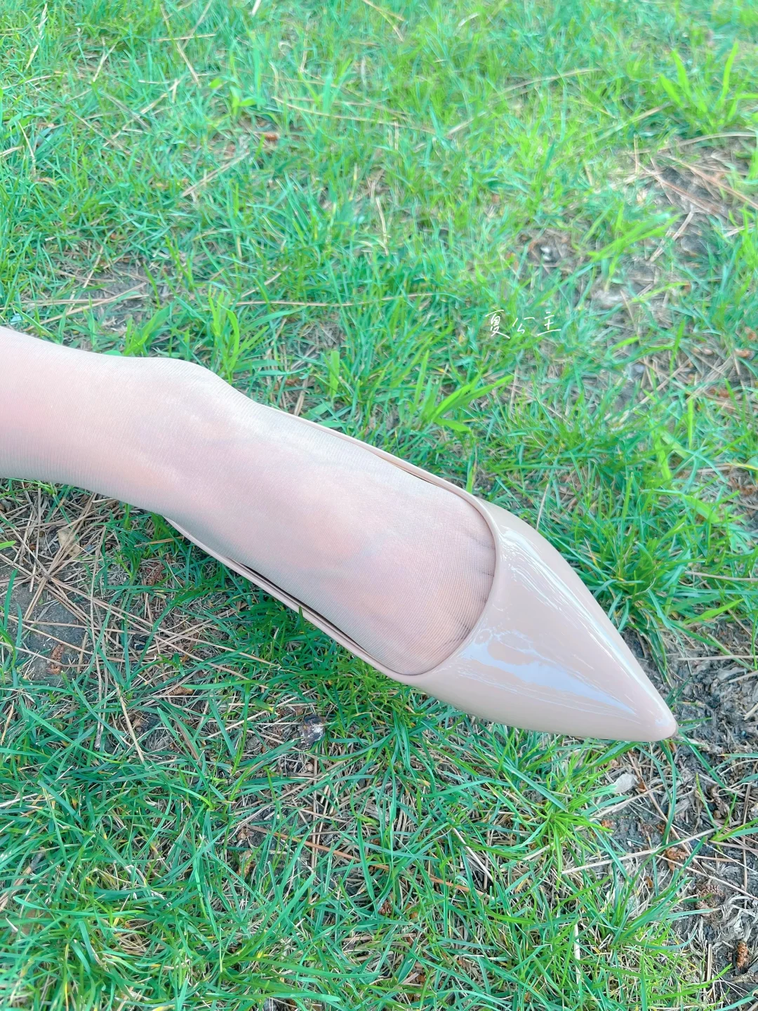 和闺蜜👭出游穿这双高跟鞋👠