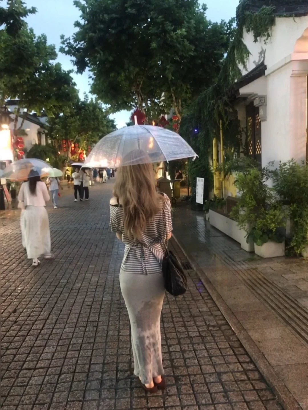 宝宝们衣服自取超显身材～