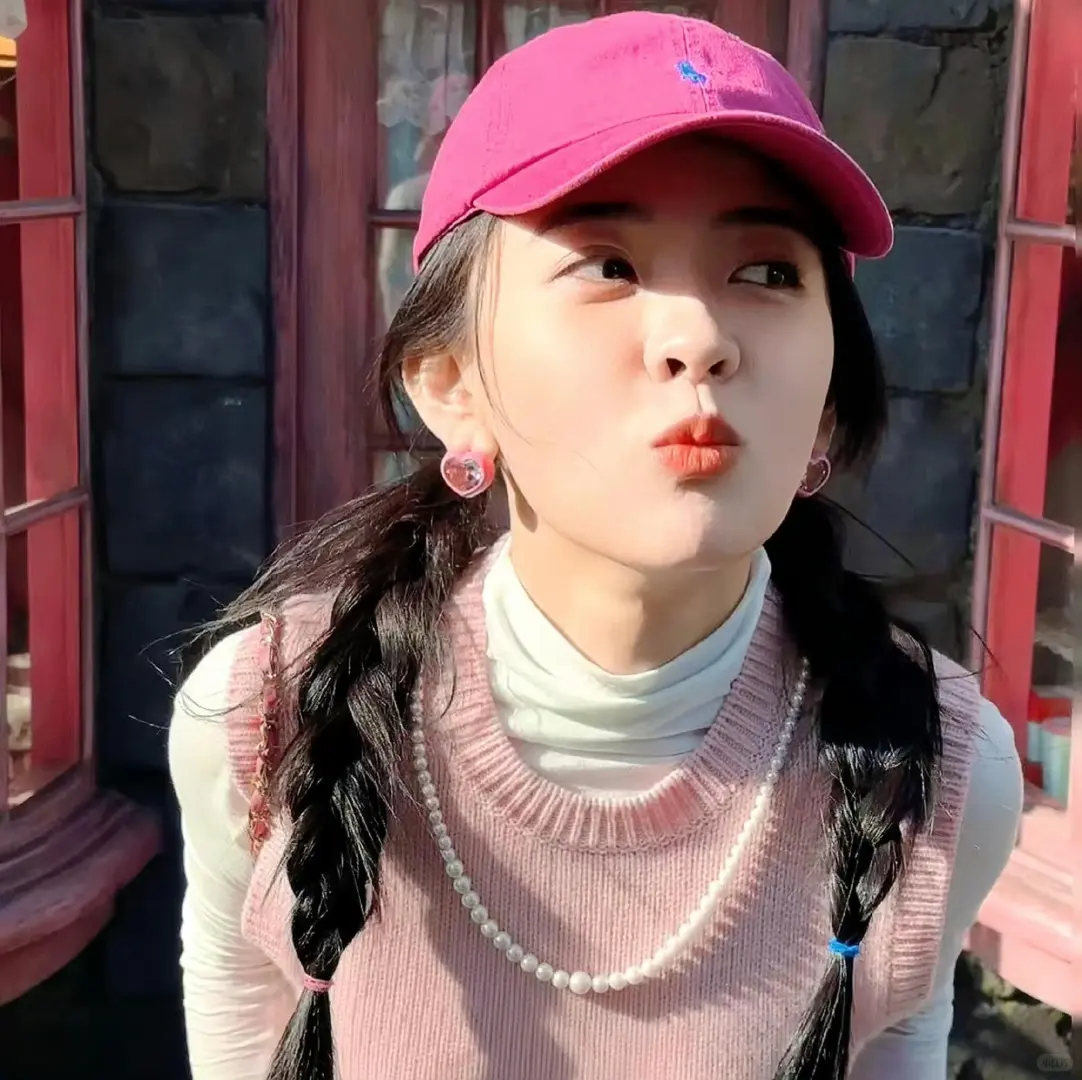 梁洁〡18张美女明星头像清新甜美氛围背景图