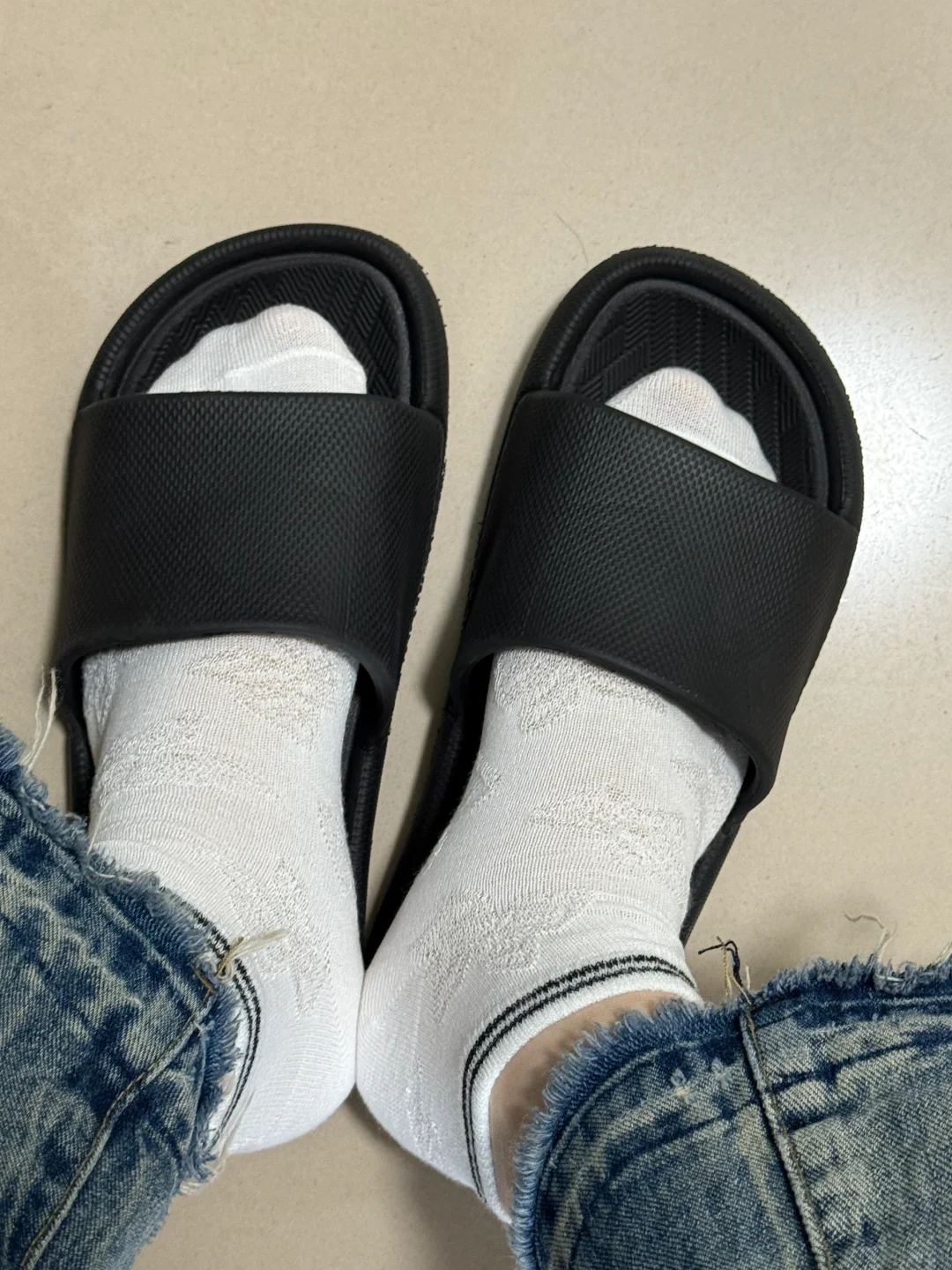 黑边白色短袜|经典百搭!这双袜子也太好穿