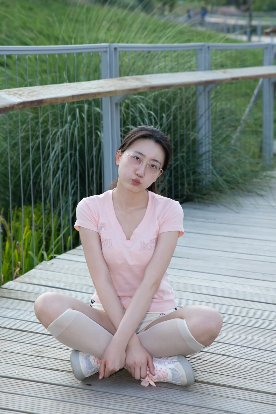 长的乖当然是方便干坏事咯