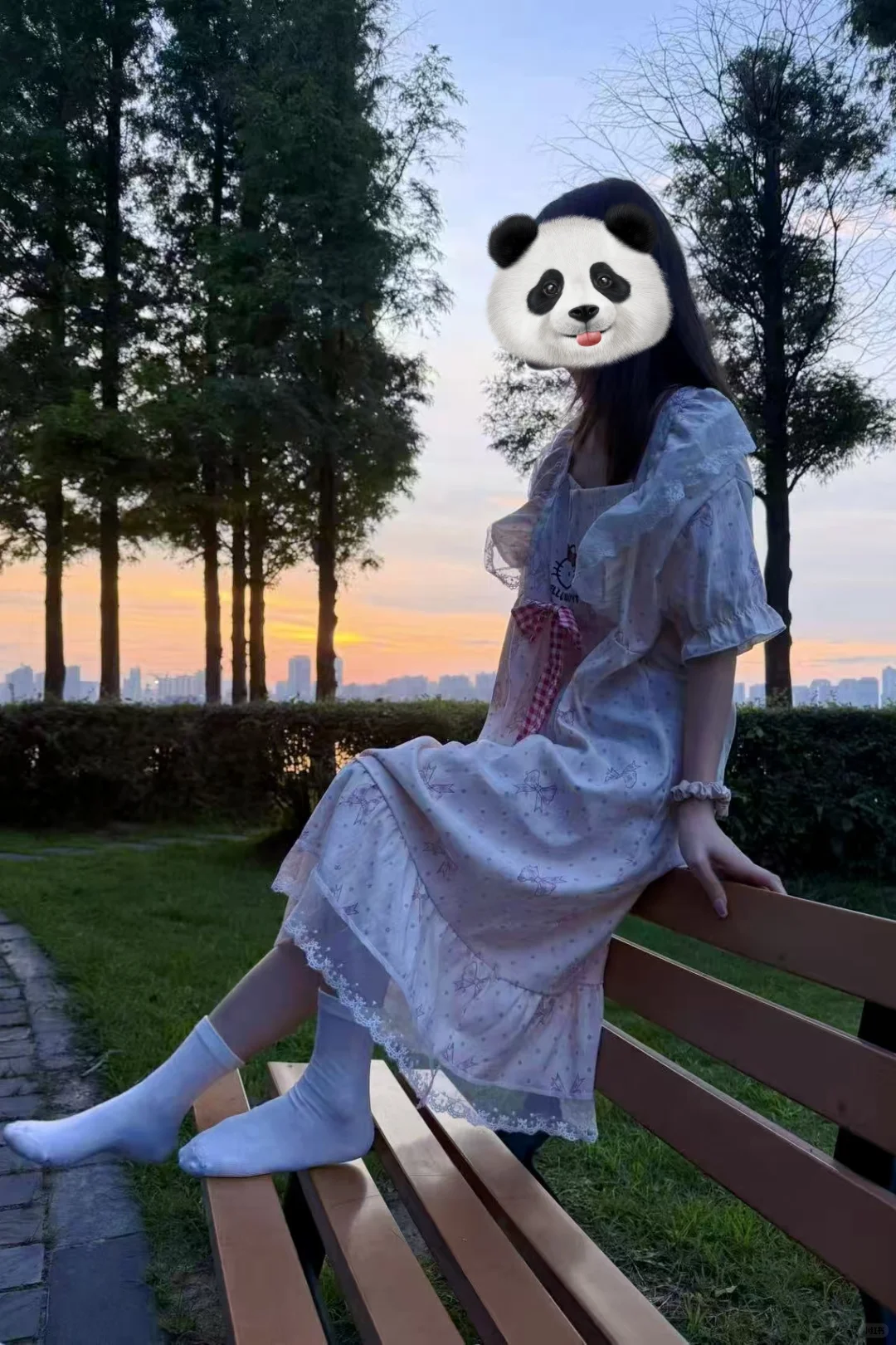 看！我的袜子正在偷夕阳的光🌠