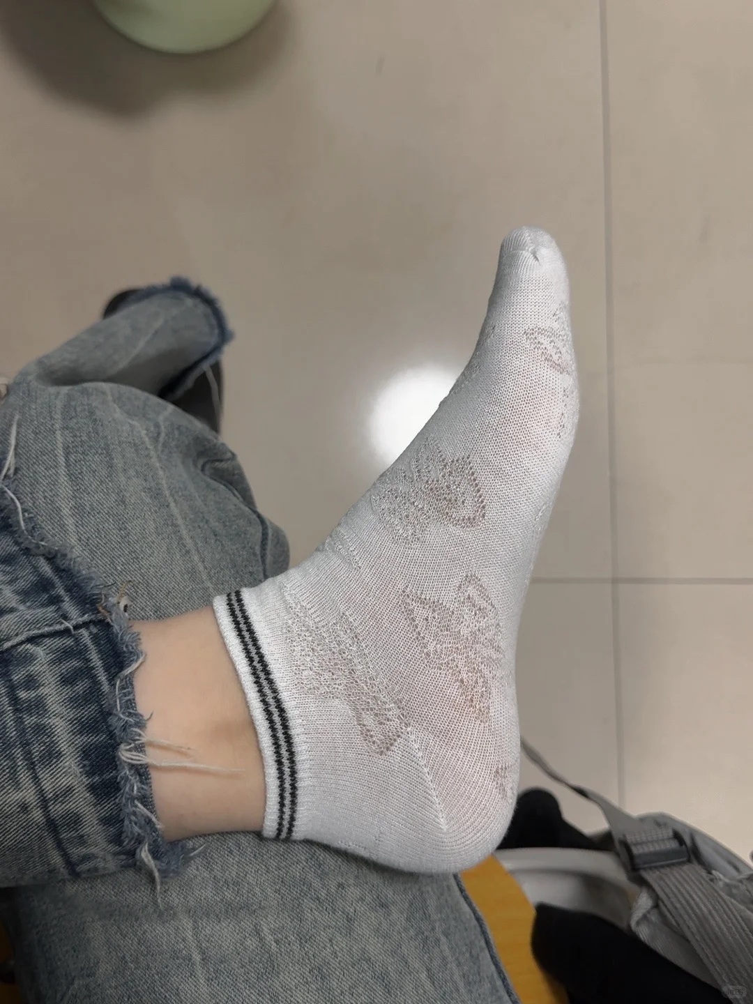 黑边白色短袜|经典百搭!这双袜子也太好穿