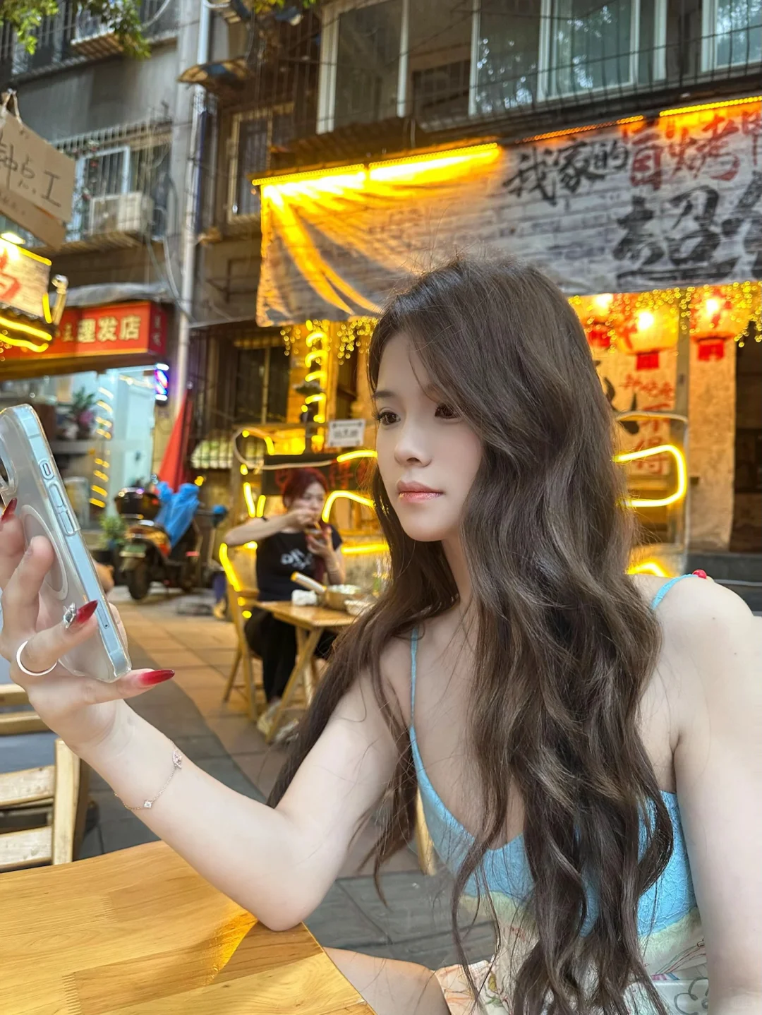 哇塞！好多美女啊