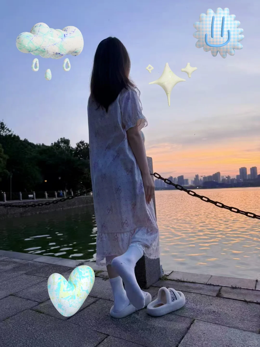 看！我的袜子正在偷夕阳的光🌠
