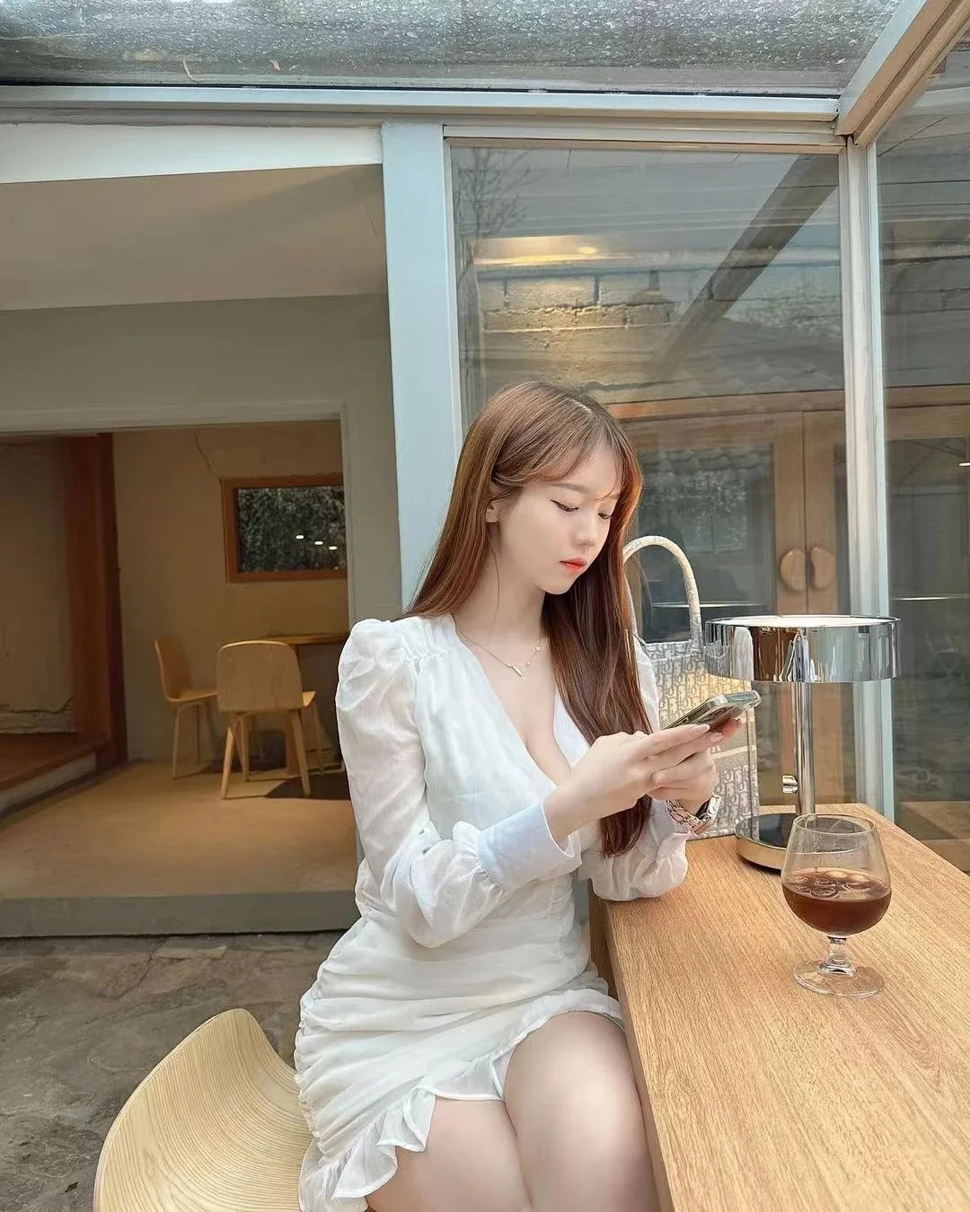 可爱风or性感风?白纱连衣裙告诉你答案!