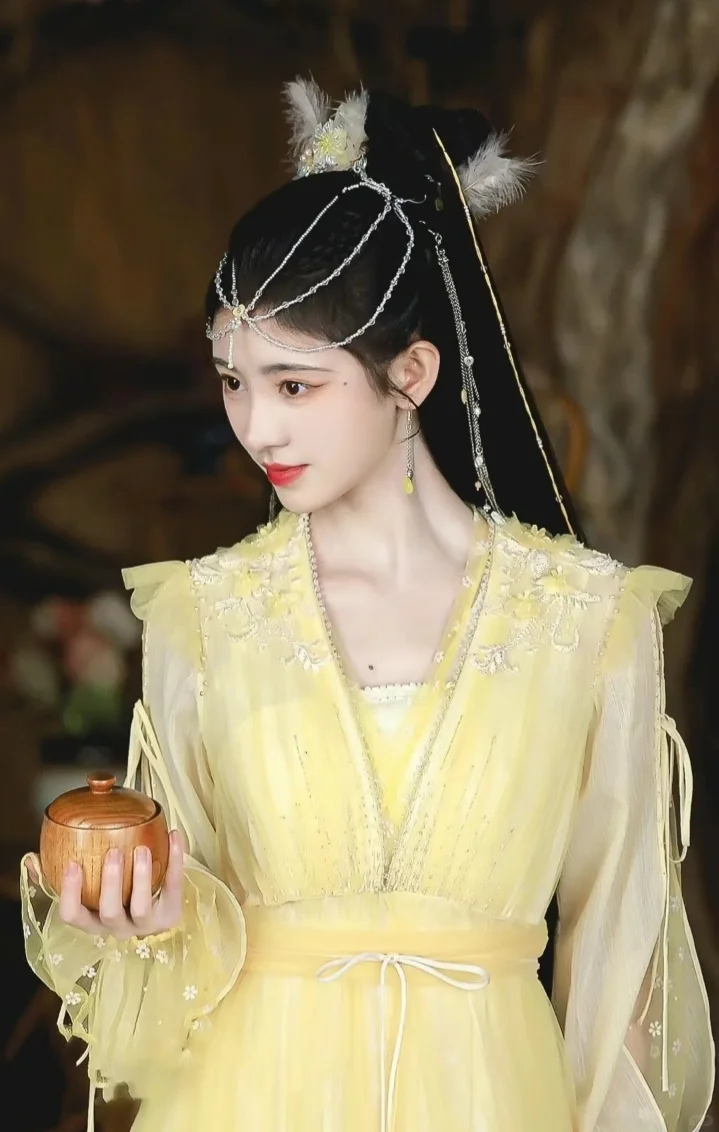 鞠婧祎好漂亮