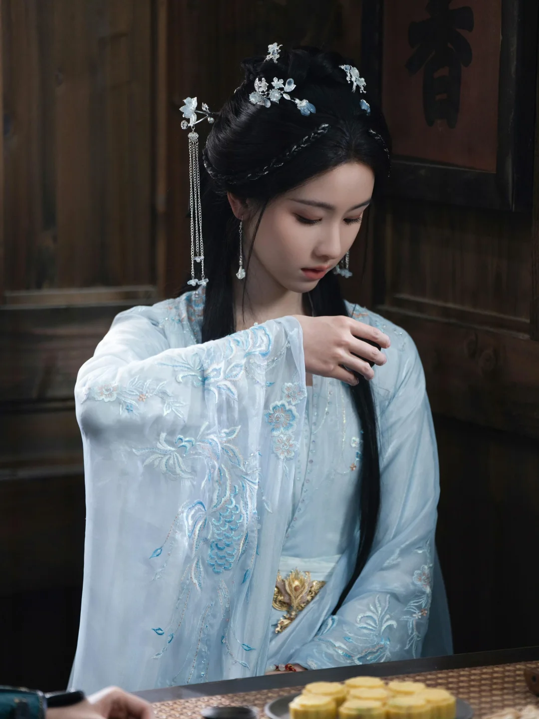 女明星蓝色古装