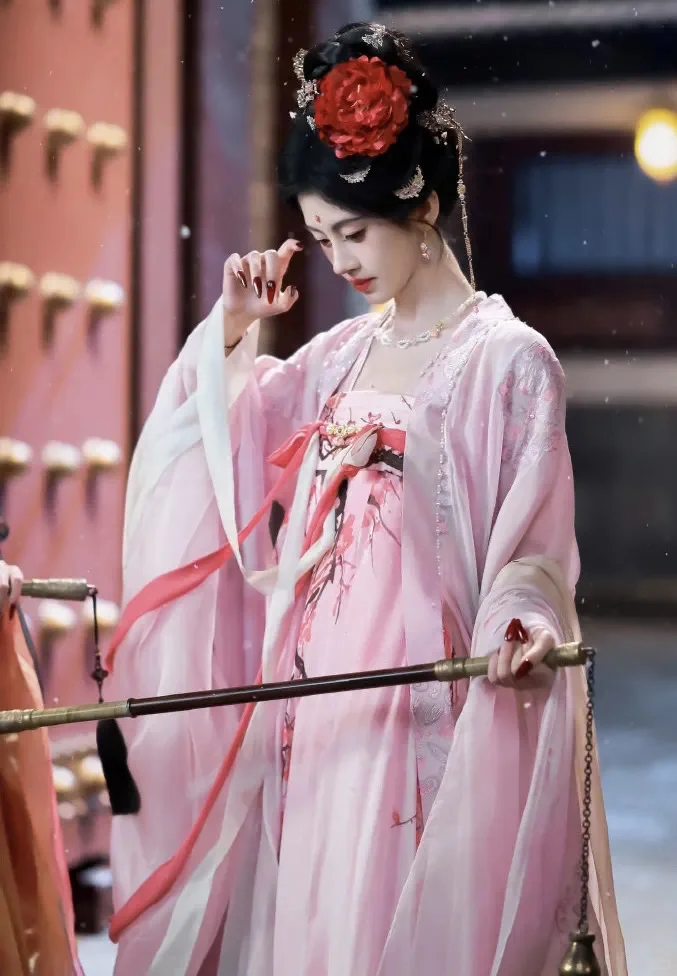 #鞠婧祎眼前一亮的古风妆造🌸