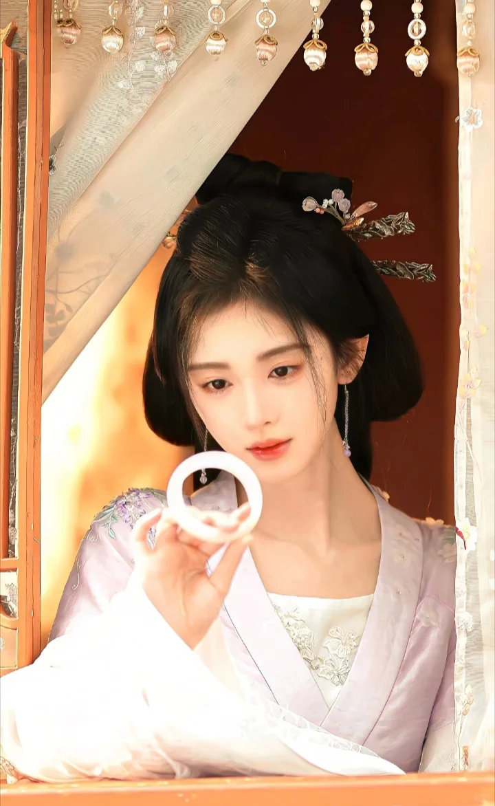 鞠婧祎好漂亮
